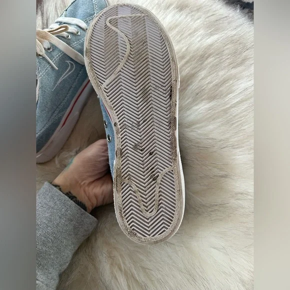 NIKE Men’s Gts 97 Denim - Blue
$166 MSRP - Picture 11 of 14